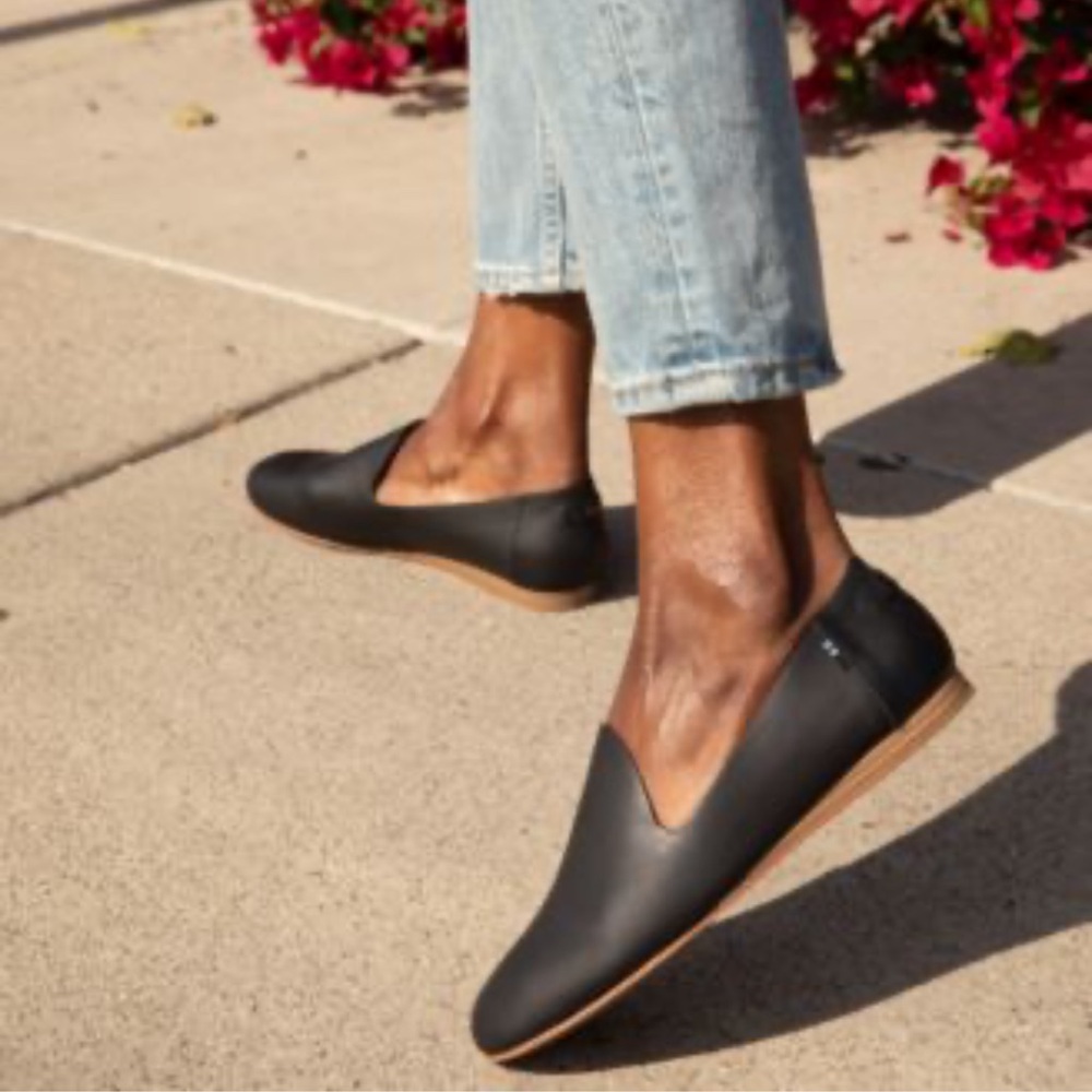 Toms Darcy Black Loafers - Picture 10 of 11